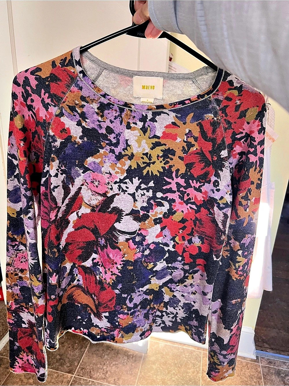 Maeve Floral Long Sleeve Top in Purple & Red Size Small Like New